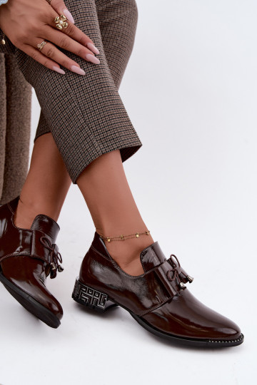 Chaussures vernies à petit talon avec nœuds en couleur chocolat Zazoo 1399