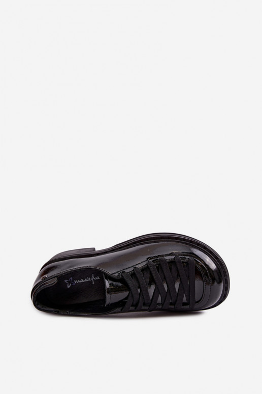 Mocassins en cuir verni avec lacets noirs