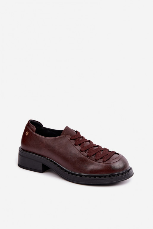 Mocassins en cuir verni avec lacets marron foncé