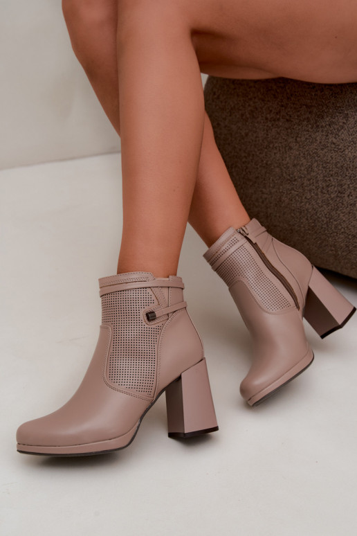 Bottines isolées avec talons en sable