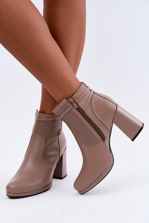 Bottines isolées avec talons en sable