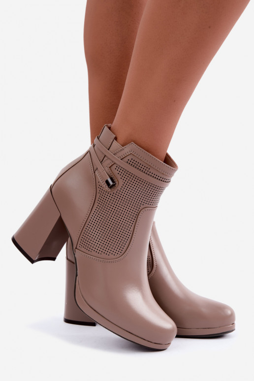Bottines isolées avec talons en sable