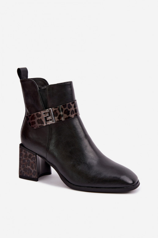 Bottines pour femmes chaudes avec sangles décoratives Artiker 57C0008 en couleur noire