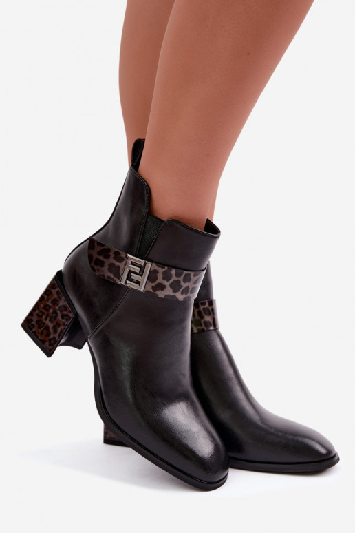 Bottines pour femmes chaudes avec sangles décoratives Artiker 57C0008 en couleur noire