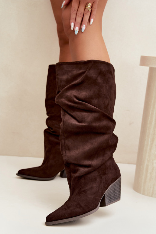 Bottes au-dessus du genou pour femmes avec partie supérieure incurvée et talons en daim couleur chocolat Durela