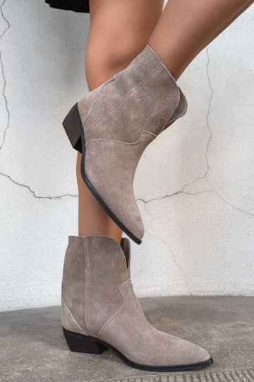 bottines pour femmes de style cowboy à talons en daim naturel sable Norelle