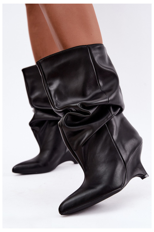 Bottines slouchy avec plateforme en noir Ilyna