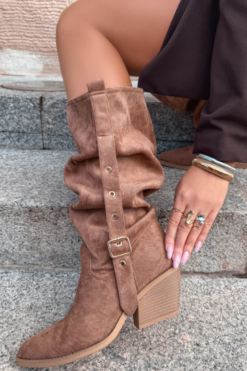 bottes hautes pour femmes froissées de style cowboy avec sangles et talons en brun Adria 2