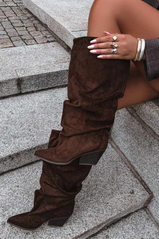 Bottes hautes pour femmes avec un dessus courbé et des talons en daim, marron Durela