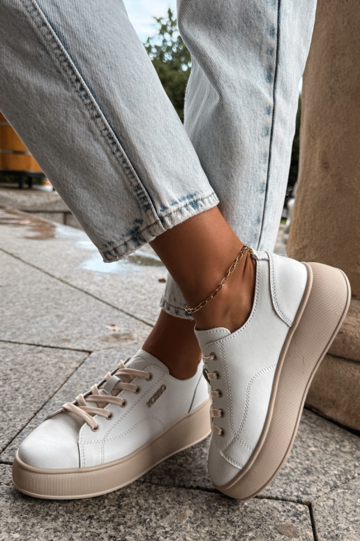 Baskets en simili cuir avec plateforme Kobbo en blanc
