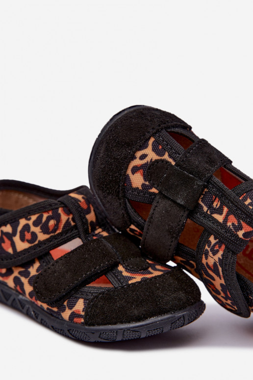 Chaussons pour enfants Milami avec fermetures auto-agrippantes et motifs léopard en noir et jaune Reathiana