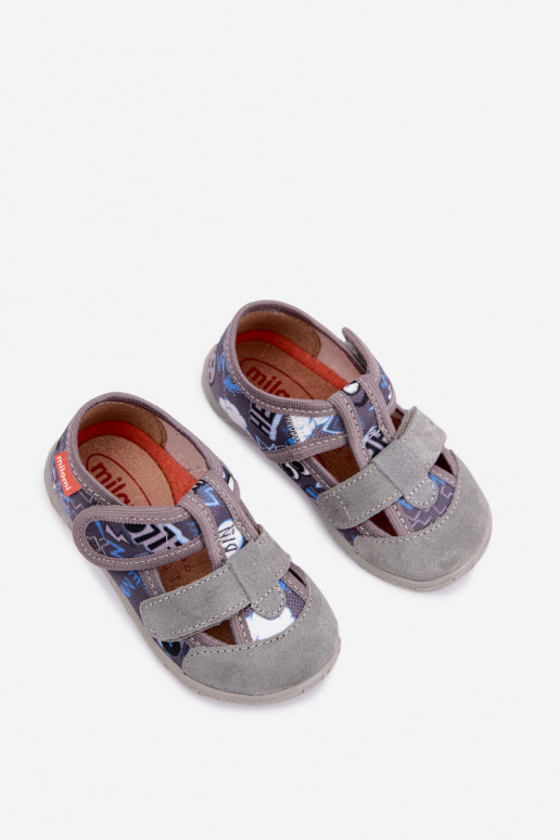 Chaussons pour enfants Milami avec fermetures auto-agrippantes en gris Reathiana