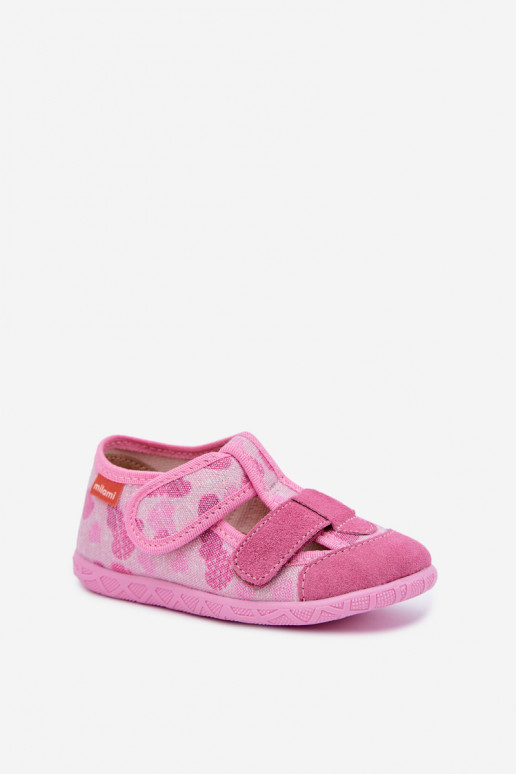 Chaussons pour enfants Milami avec fermetures auto-agrippantes et cœurs pailletés en rose Reathiana