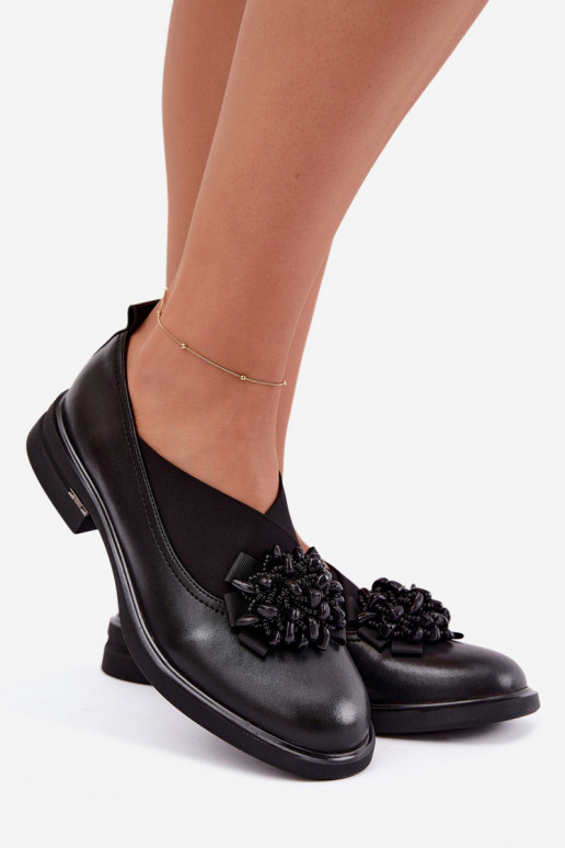 Chaussures en cuir pour femmes avec ornements noirs T.Sokolski