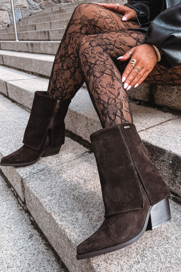 bottines style cowboy avec talons en daim naturel avec tige brodée Big Star UU274115 couleur chocolat 2
