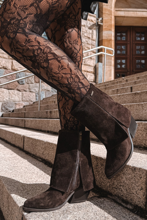 bottines style cowboy avec talons en daim naturel avec tige brodée Big Star UU274115 couleur chocolat