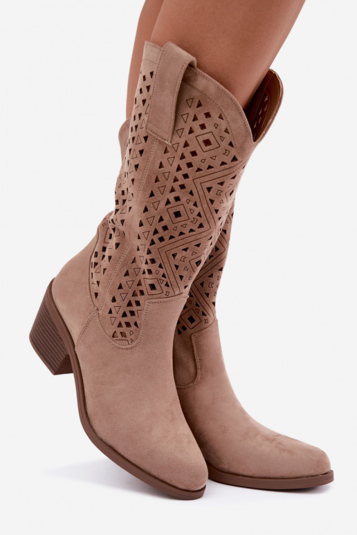bottes hautes avec éléments découpés dans un style cowboy avec talons S.Barski HY62-8126 couleur sable