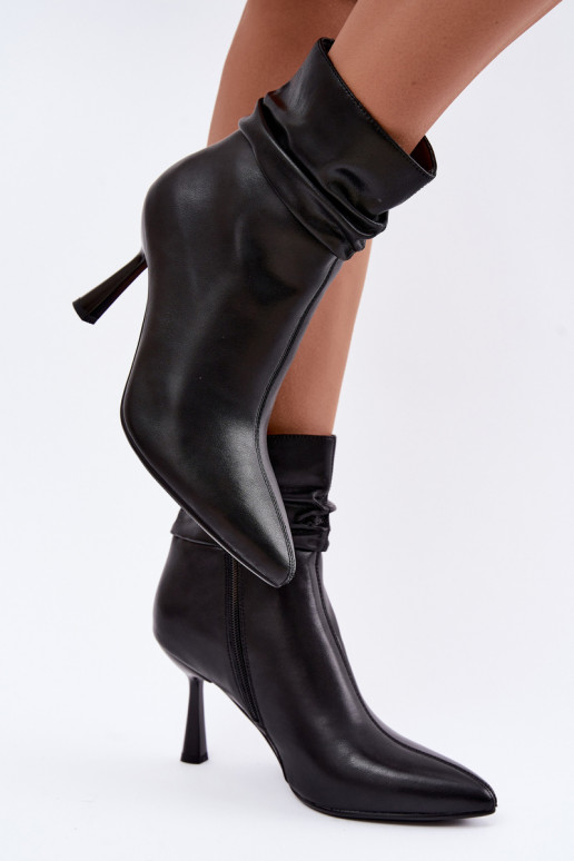 bottines à talons fins isolées avec volants D&A JC62-1070 en noir