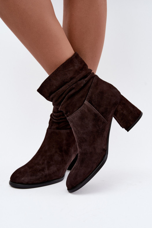 Bottines en daim naturel avec plis et talons D&A JC62-1021 chocolat