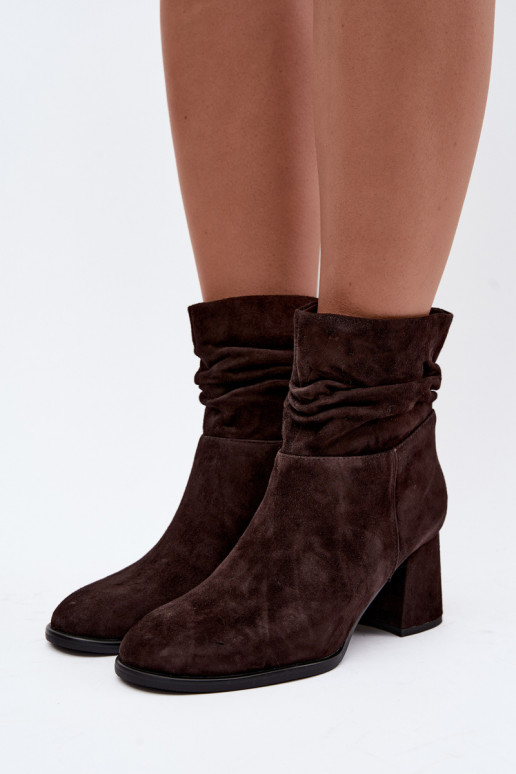Bottines en daim naturel avec plis et talons D&A JC62-1021 chocolat