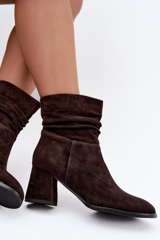Bottines en daim naturel avec plis et talons D&A JC62-1021 chocolat