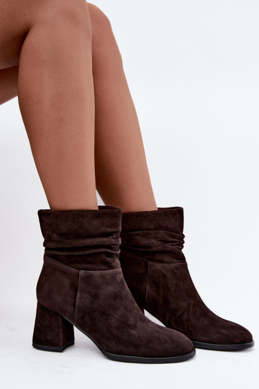 Bottines en daim naturel avec plis et talons D&A JC62-1021 chocolat