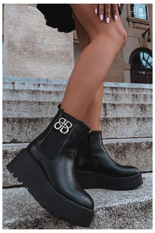 Bottines chaudes et stylées avec plateforme et détails décoratifs en noir Solavie
