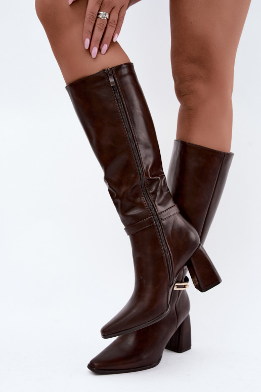 Bottes chaudes jusqu'au genou avec des sangles décoratives et un talon bloc en chocolat Luvessa