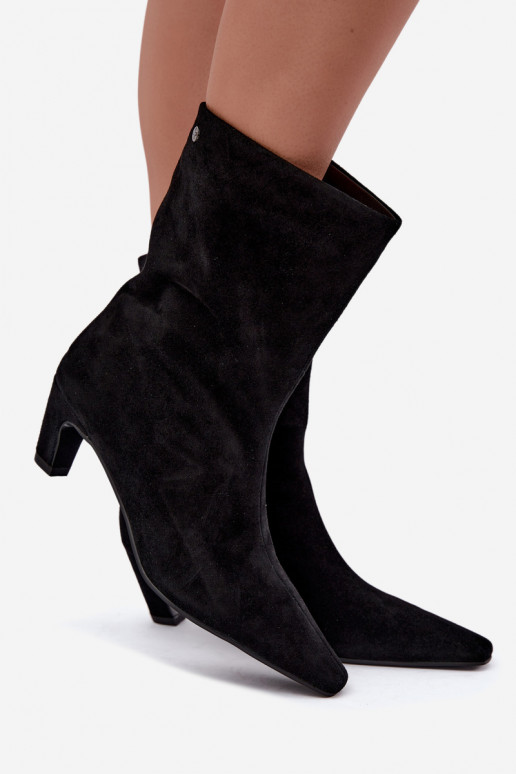 Chaussures chaudes à enfiler en suède synthétique avec talons en noir Tai turiciejka K7791-01