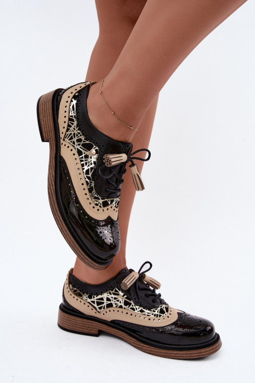 Chaussures en cuir pour femmes avec lacets et pampilles Tai turiciejka K7816-01 en noir