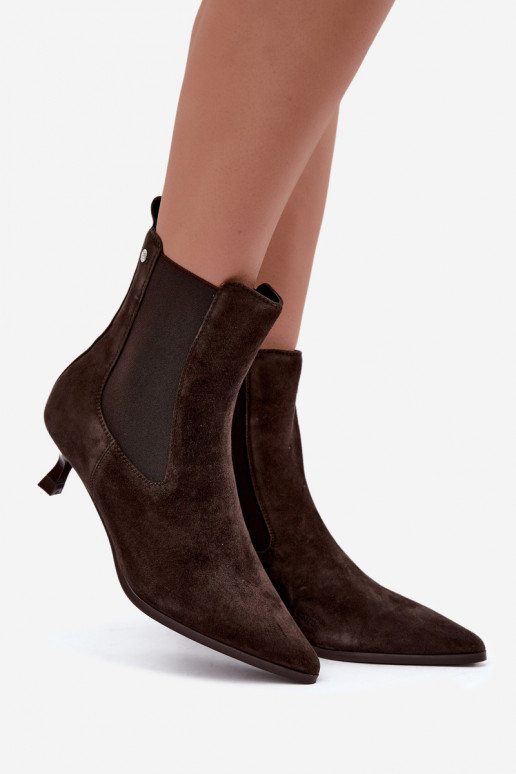 Bottes en daim isolées avec talons Tai turiciejka K7756-02 en chocolat