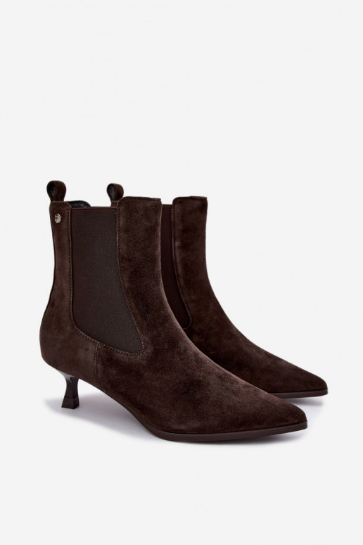 Bottes en daim isolées avec talons Tai turiciejka K7756-02 en chocolat