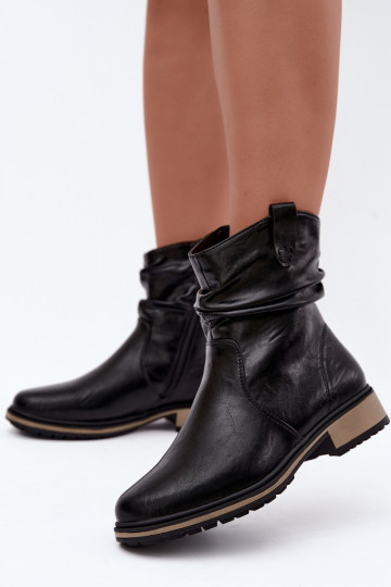 Bottines pour femmes chaudes avec plis en noir 2