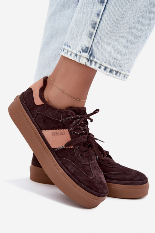 bottes de style sneakers en daim synthétique pour femmes isolées Big Star UU274770 couleur chocolat