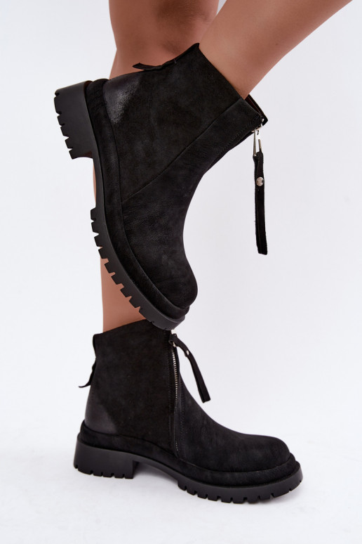 Chaussures en daim isolées pour femmes Tai turiciejka K7732-01 couleur noire
