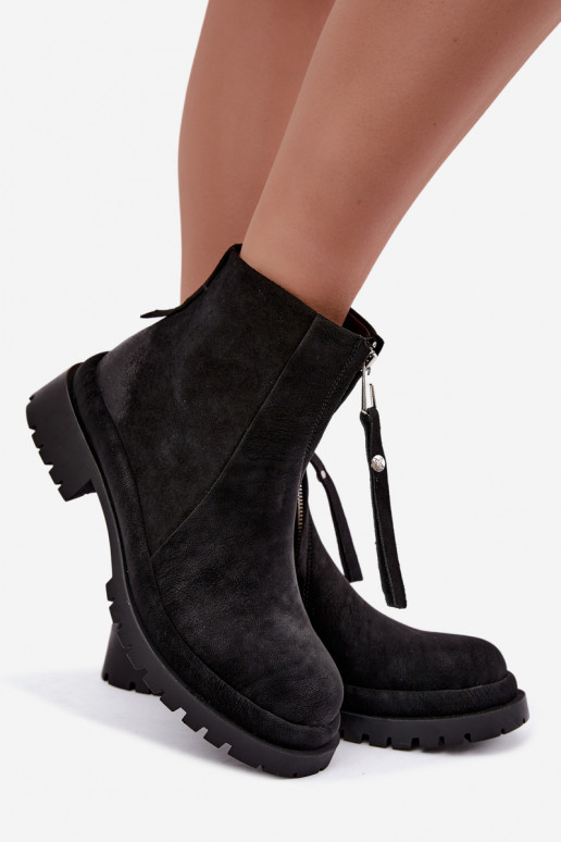 Chaussures en daim isolées pour femmes Tai turiciejka K7732-01 couleur noire
