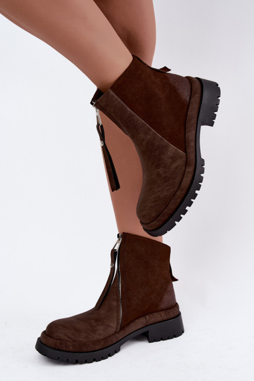 Chaussures en daim isolées pour femmes Tai turiciejka K7732-02 couleur marron