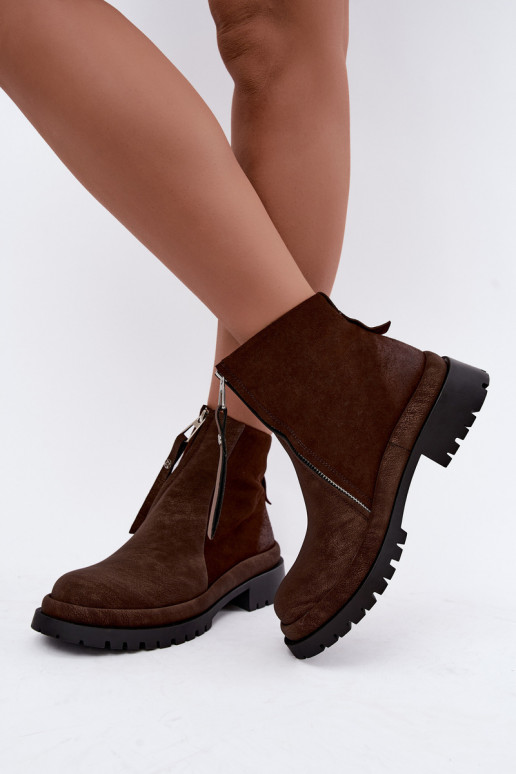 Chaussures en daim isolées pour femmes Tai turiciejka K7732-02 couleur marron