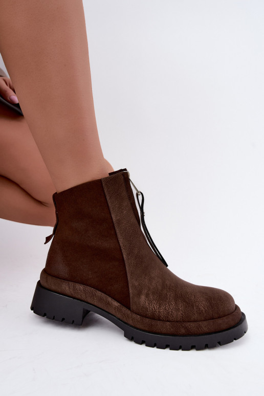 Chaussures en daim isolées pour femmes Tai turiciejka K7732-02 couleur marron