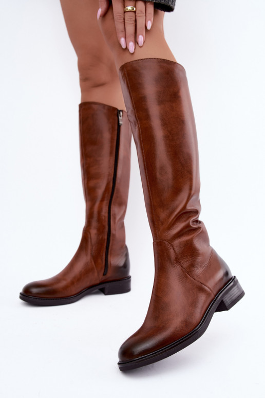 Bottes en cuir pour femmes jusqu'au genou avec talons larges isolées Zazoo 70163 marron