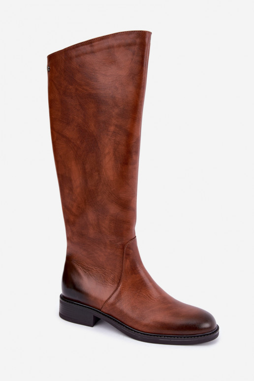 Bottes en cuir pour femmes jusqu'au genou avec talons larges isolées Zazoo 70163 marron