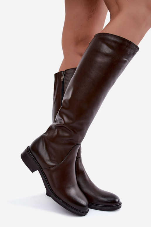 Bottes en cuir pour femmes jusqu'au genou avec talons larges isolées Zazoo 70163 chocolat