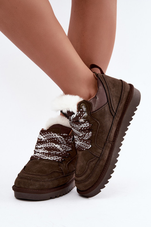 Bottes de neige en daim synthétique avec fourrure et lacets Vinceza 97974 en couleur chocolat