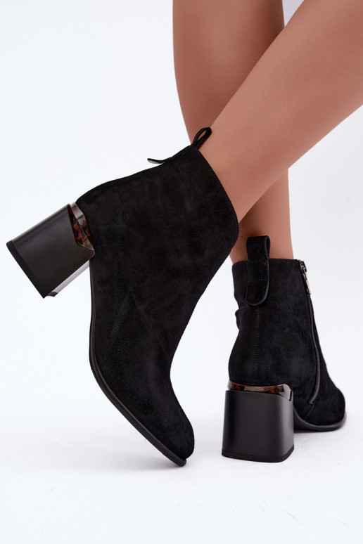 Bottines chaudes en daim synthétique avec talons en couleur noire Laverelle