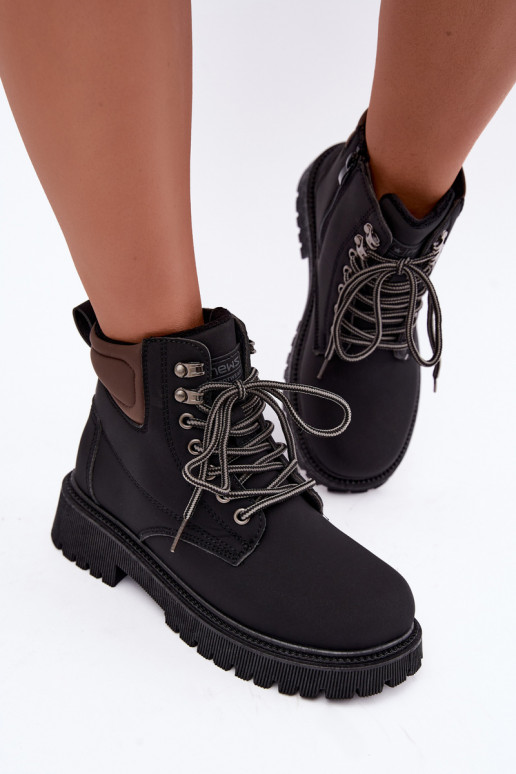 Chaussures pour femmes isolées, noires Sarvella