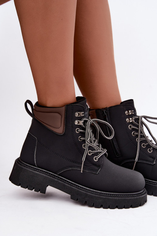 Chaussures pour femmes isolées, noires Sarvella