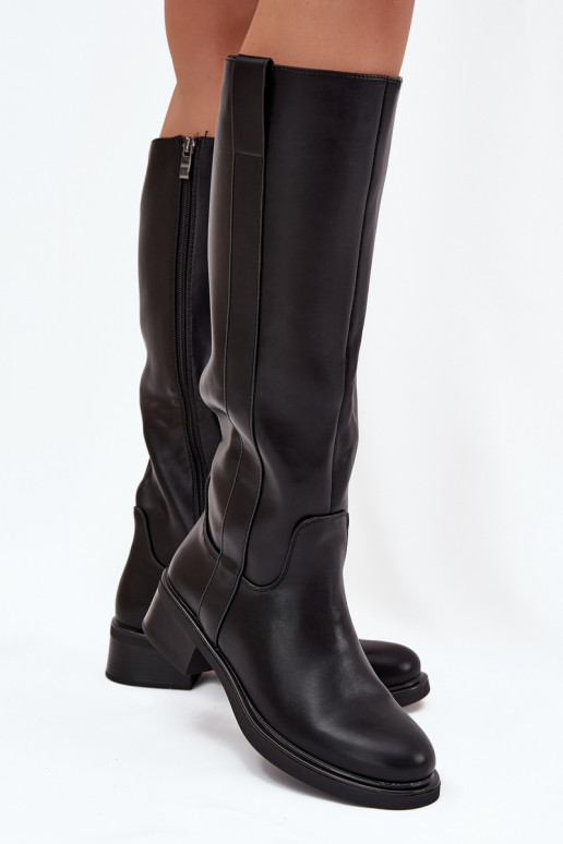 Bottes hautes pour femmes à petit talon en noir Averna
