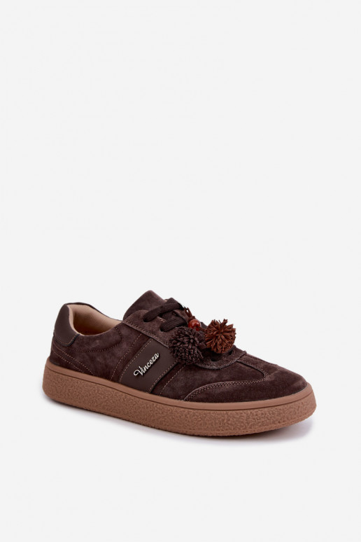 Baskets en daim synthétique avec pompons Vinceza 79682 couleur chocolat