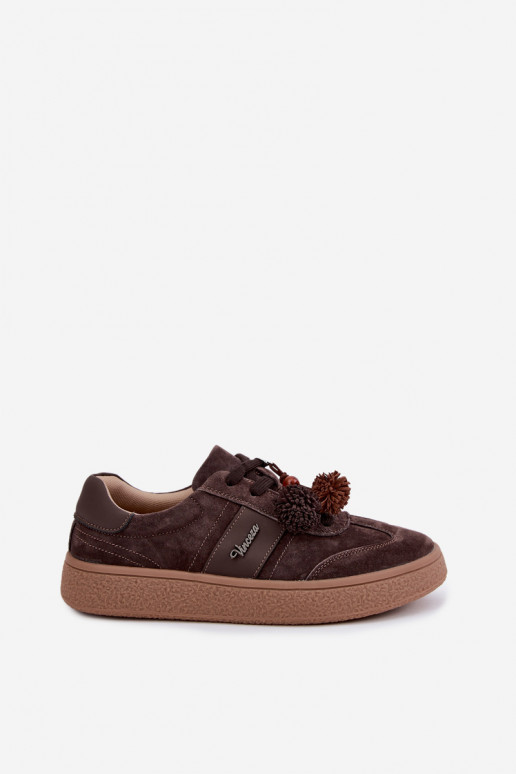 Baskets en daim synthétique avec pompons Vinceza 79682 couleur chocolat