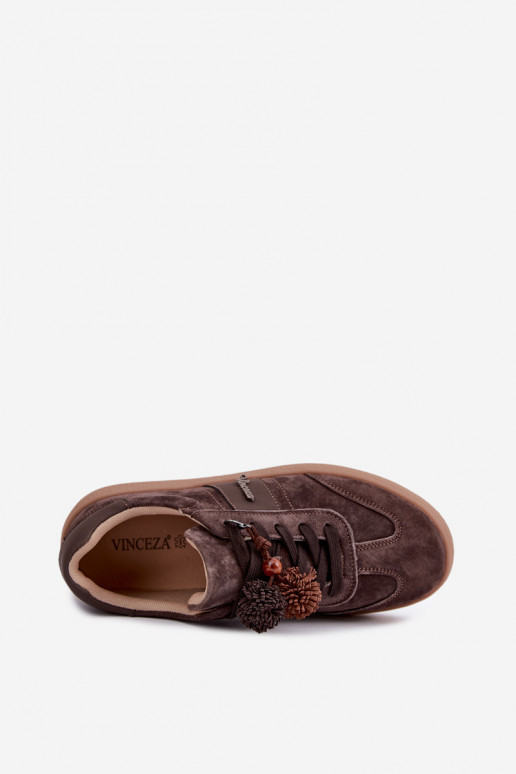 Baskets en daim synthétique avec pompons Vinceza 79682 couleur chocolat